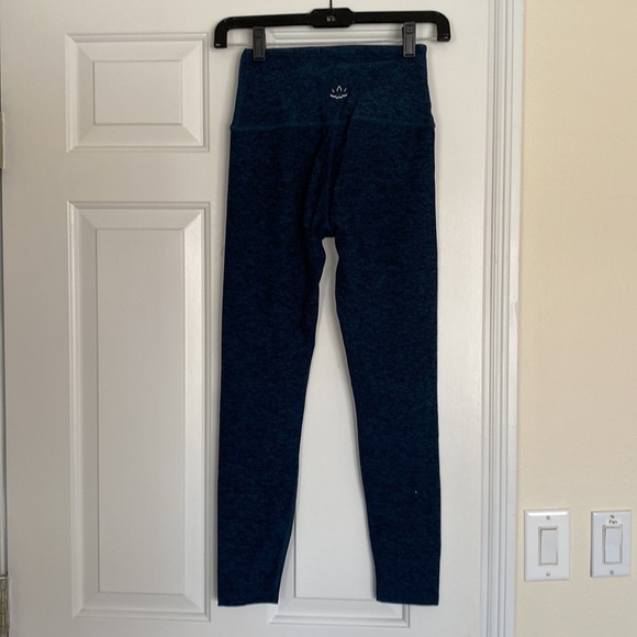 Beyond Yoga teal 7/8 leggings - Picture 3 of 5